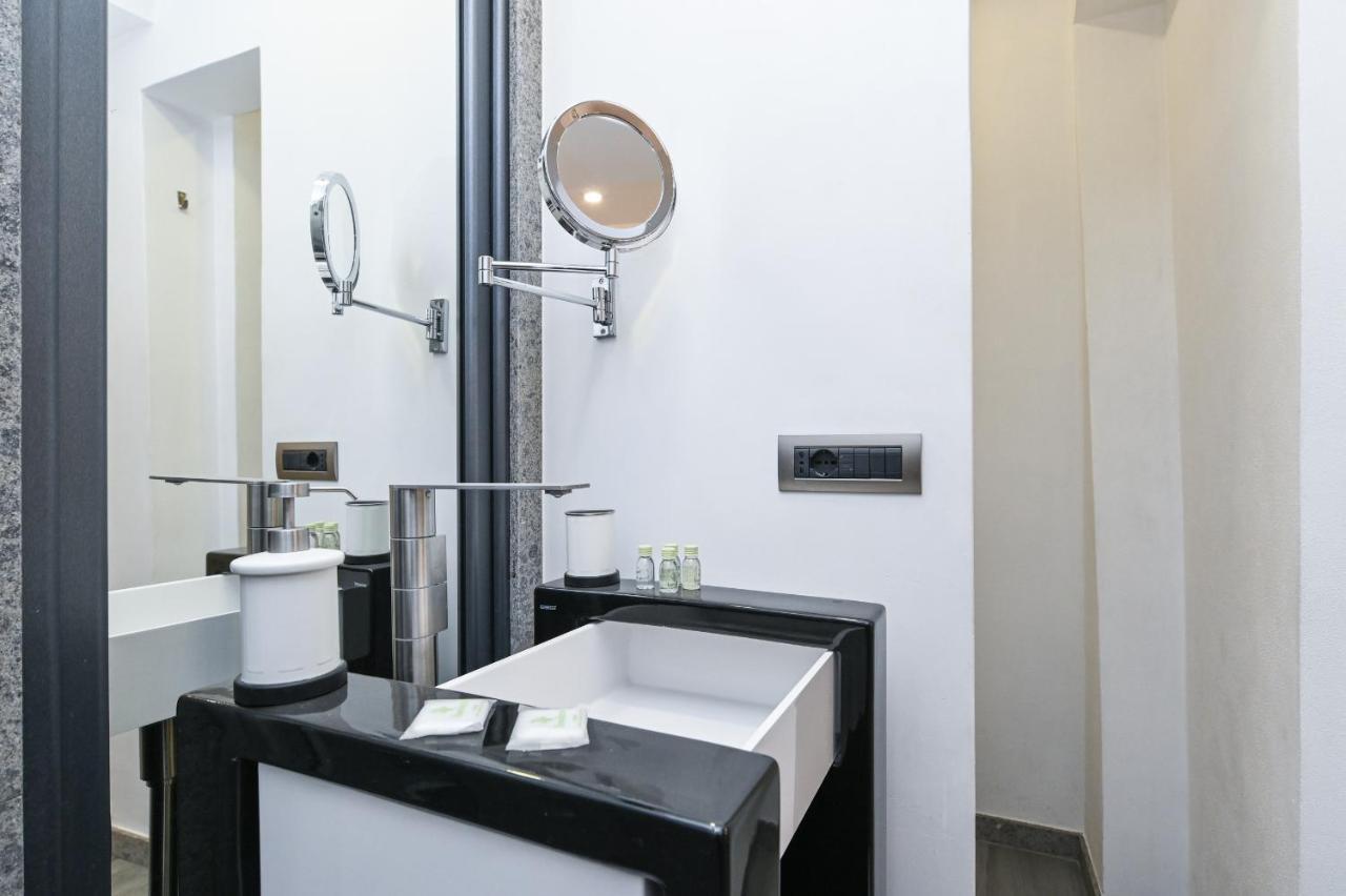 The Essential Trastevere Design Studio โรม ภายนอก รูปภาพ