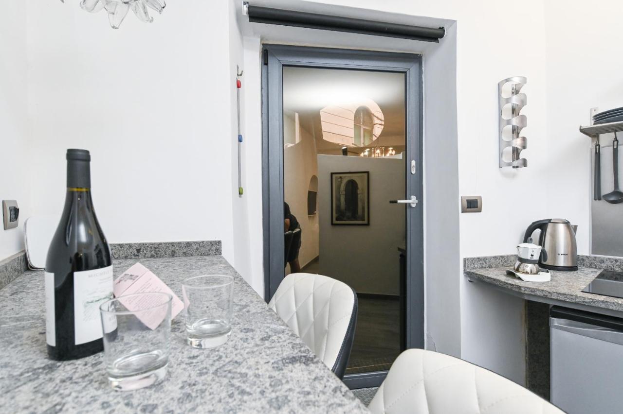 The Essential Trastevere Design Studio โรม ภายนอก รูปภาพ