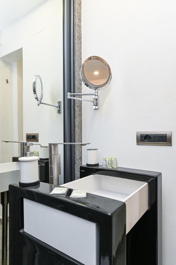 The Essential Trastevere Design Studio โรม ภายนอก รูปภาพ