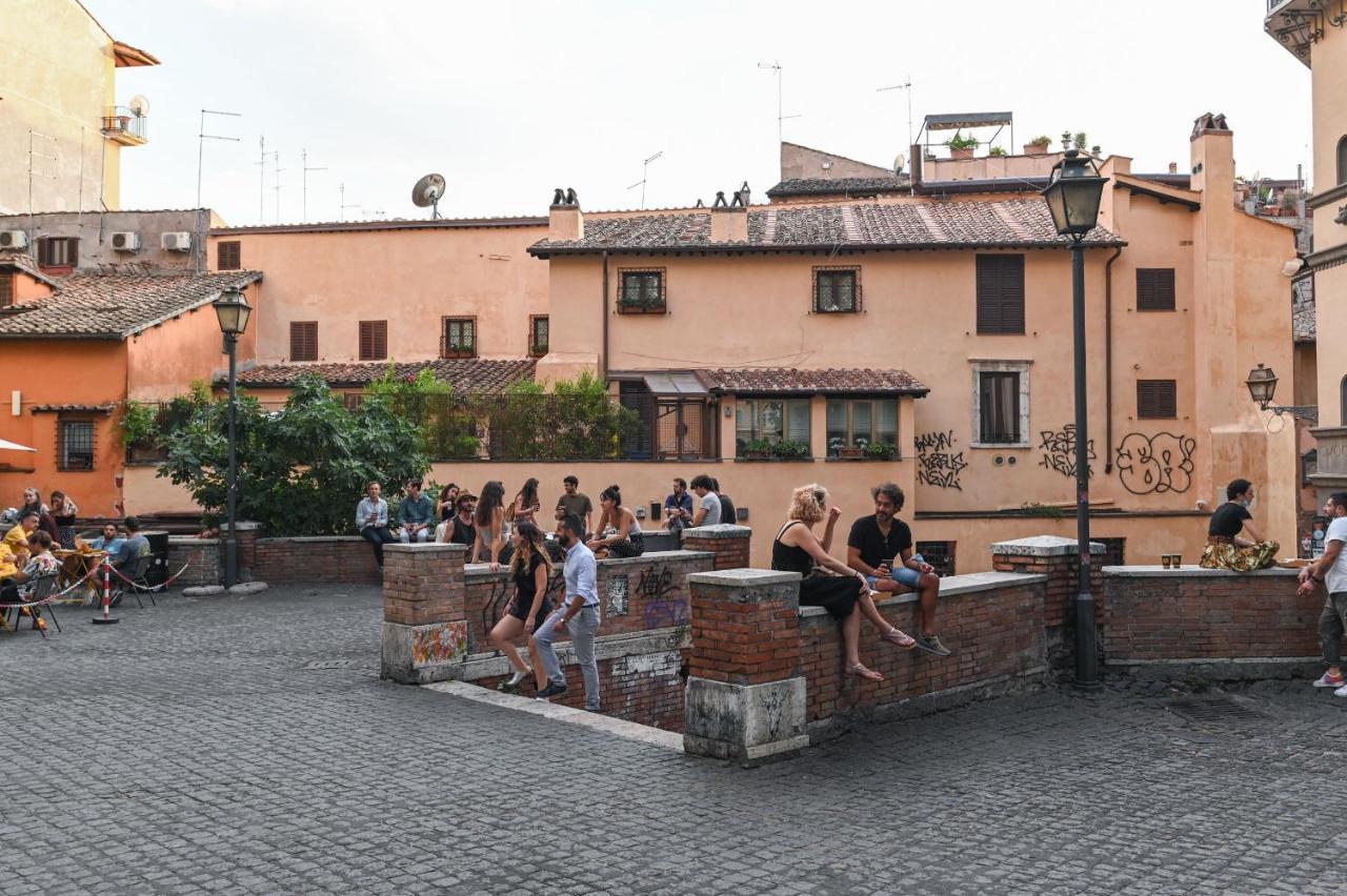 The Essential Trastevere Design Studio โรม ภายนอก รูปภาพ