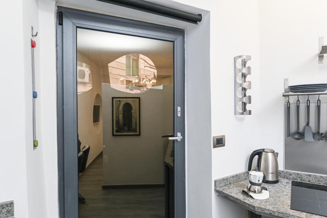 The Essential Trastevere Design Studio โรม ภายนอก รูปภาพ