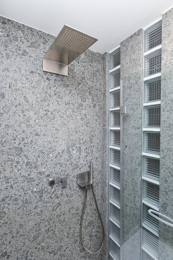 The Essential Trastevere Design Studio โรม ภายนอก รูปภาพ