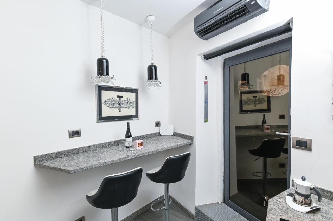 The Essential Trastevere Design Studio โรม ภายนอก รูปภาพ