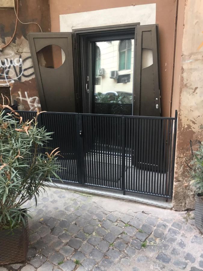 The Essential Trastevere Design Studio โรม ภายนอก รูปภาพ